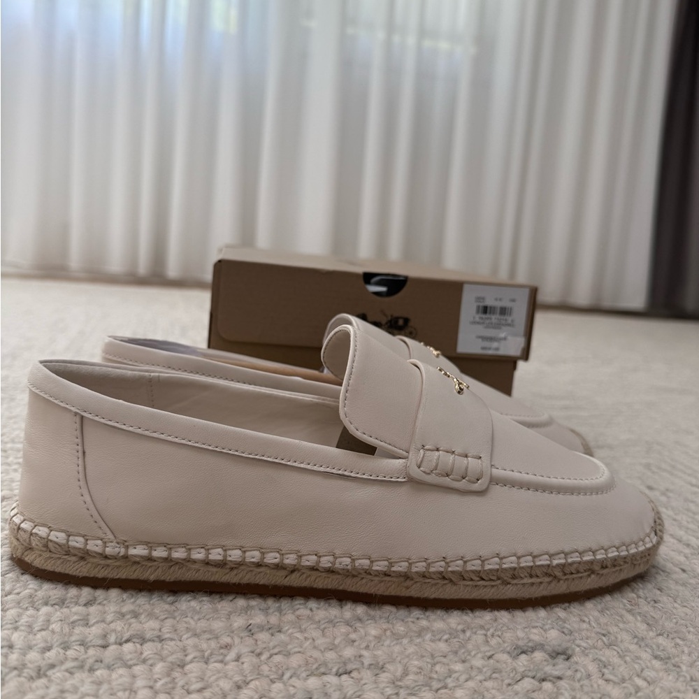 Coach women’s Cream Loafers - Picture 4 of 5